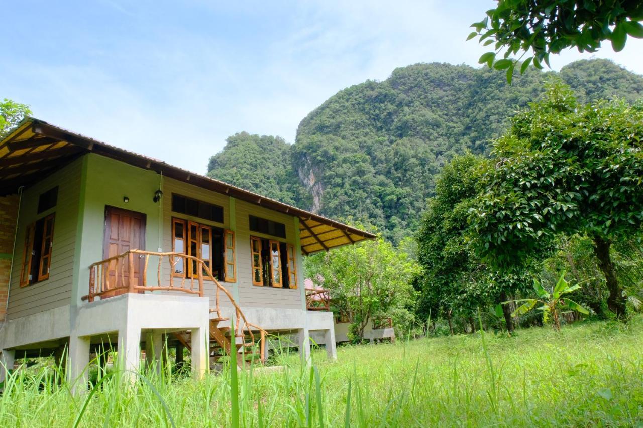 Monkey Mansion - Jungalows & Tours Khao Sok National Park Esterno foto
