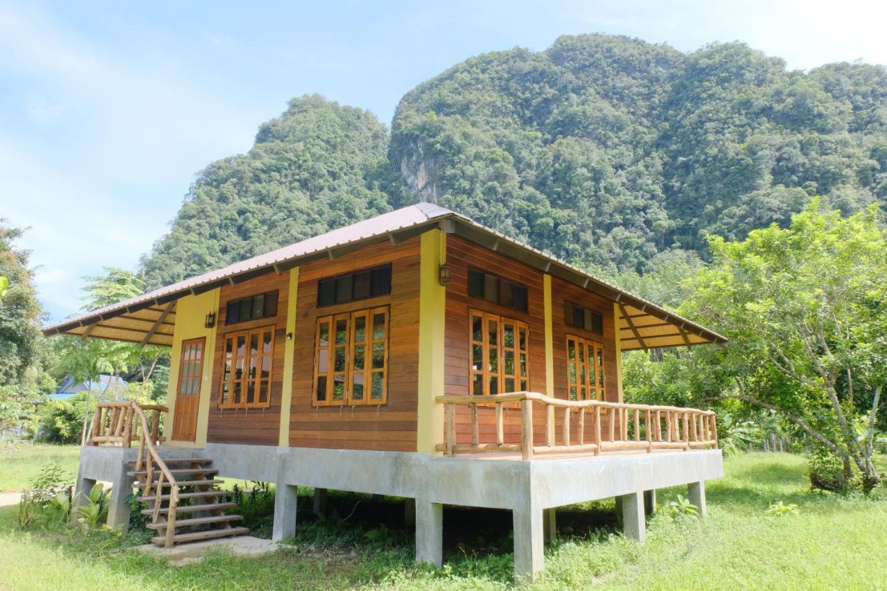 Monkey Mansion - Jungalows & Tours Khao Sok National Park Esterno foto