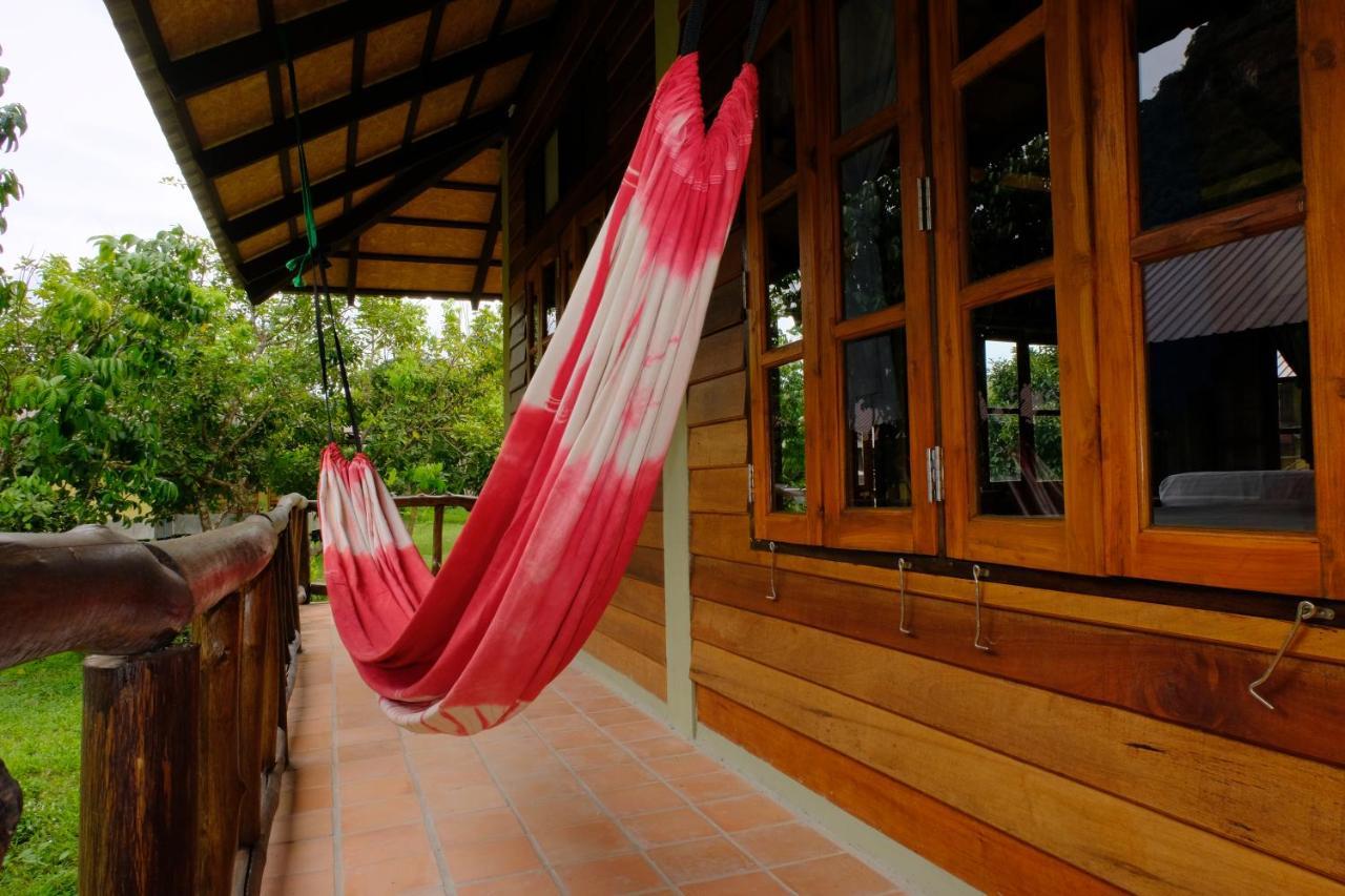 Monkey Mansion - Jungalows & Tours Khao Sok National Park Esterno foto