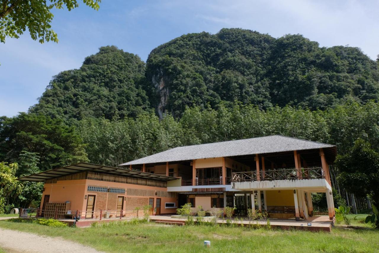 Monkey Mansion - Jungalows & Tours Khao Sok National Park Esterno foto
