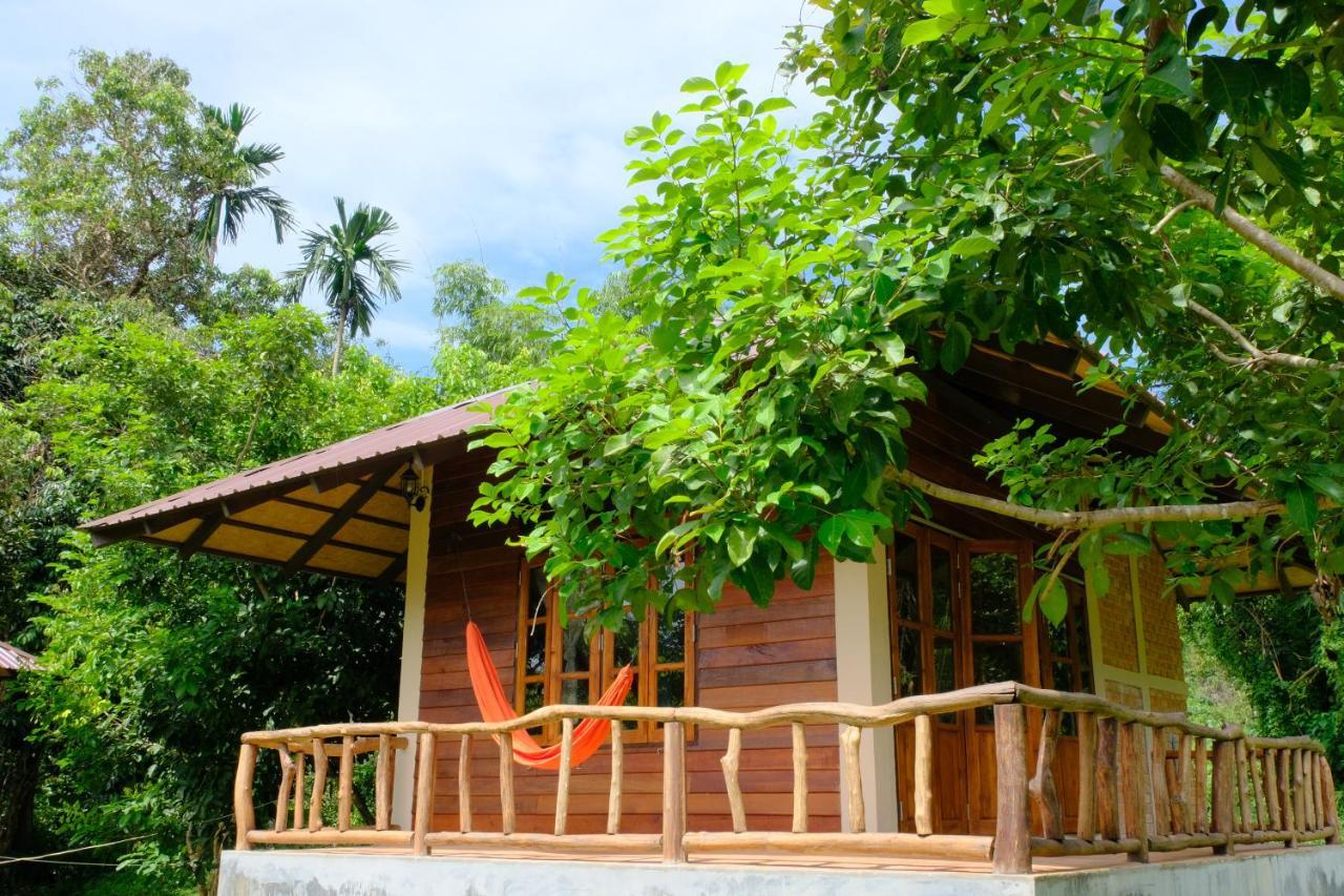 Monkey Mansion - Jungalows & Tours Khao Sok National Park Esterno foto