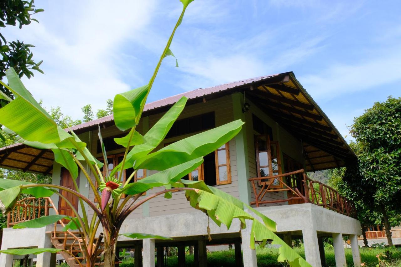 Monkey Mansion - Jungalows & Tours Khao Sok National Park Esterno foto