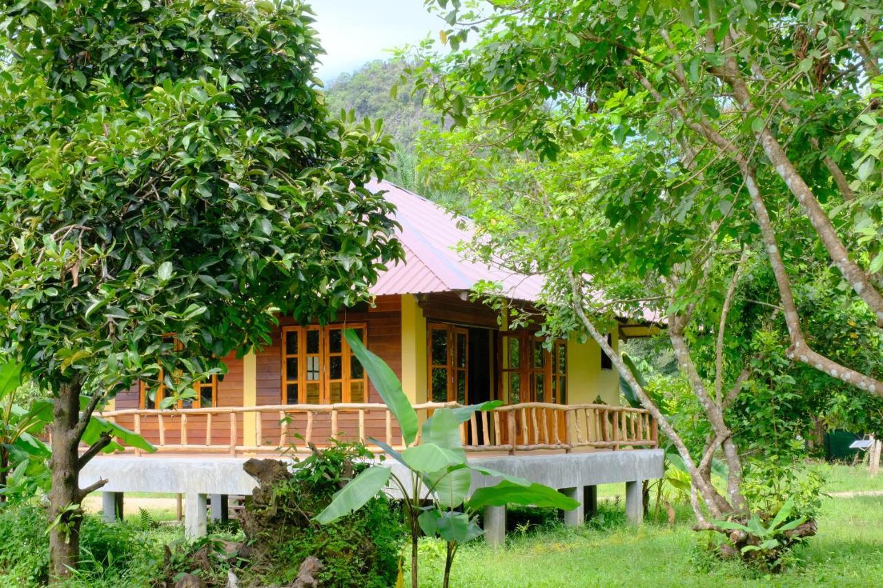 Monkey Mansion - Jungalows & Tours Khao Sok National Park Esterno foto